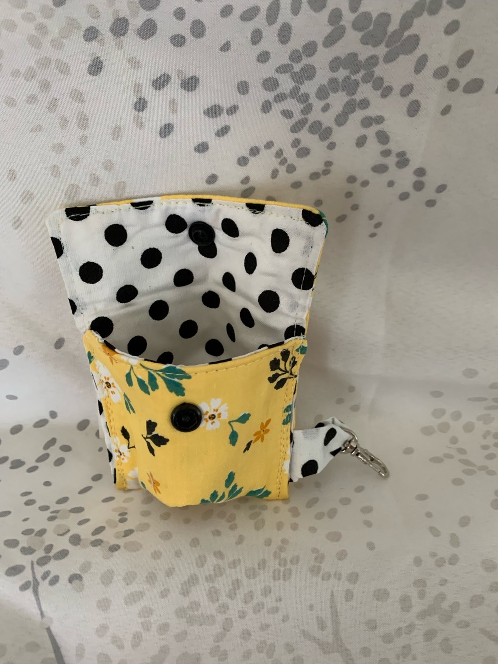 PatBen Decor , NWT handcrafted Yellow Floral Keychain small wallet /pouch - Picture 2 of 2